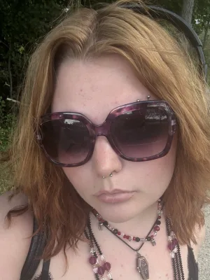 Talk to an experienced, understanding woman about your relationship and dating concerns