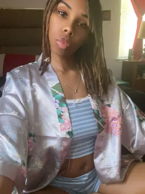 Lonely Come have a chat with me