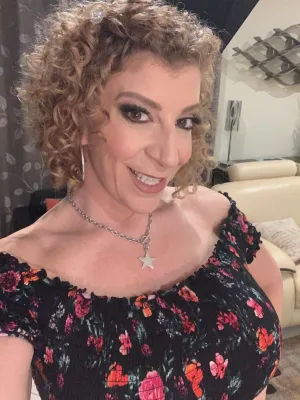 Ms Lorna Taylor